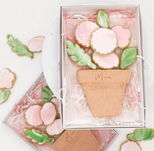 Load image into Gallery viewer, Flower Pot Shortbreads
