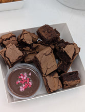 Load image into Gallery viewer, Valentines Brownies
